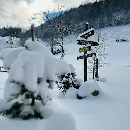 Planinska Kuca 펜션 Bjelašnica